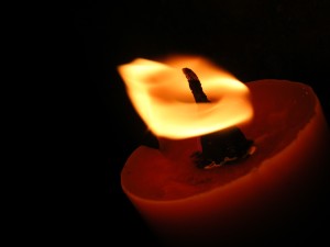 Kerze als Zeichen der Hoffnung